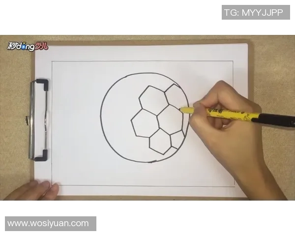 卡通画足球明星的魅力与创意展现，带你领略不一样的球场风采与艺术风格
